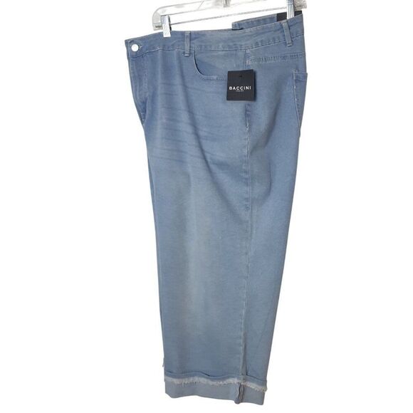 Baccini Womens Plus Capri Jeans 24W Light Blue Frayed Hem Denim Comfy Slimming - Picture 3 of 8